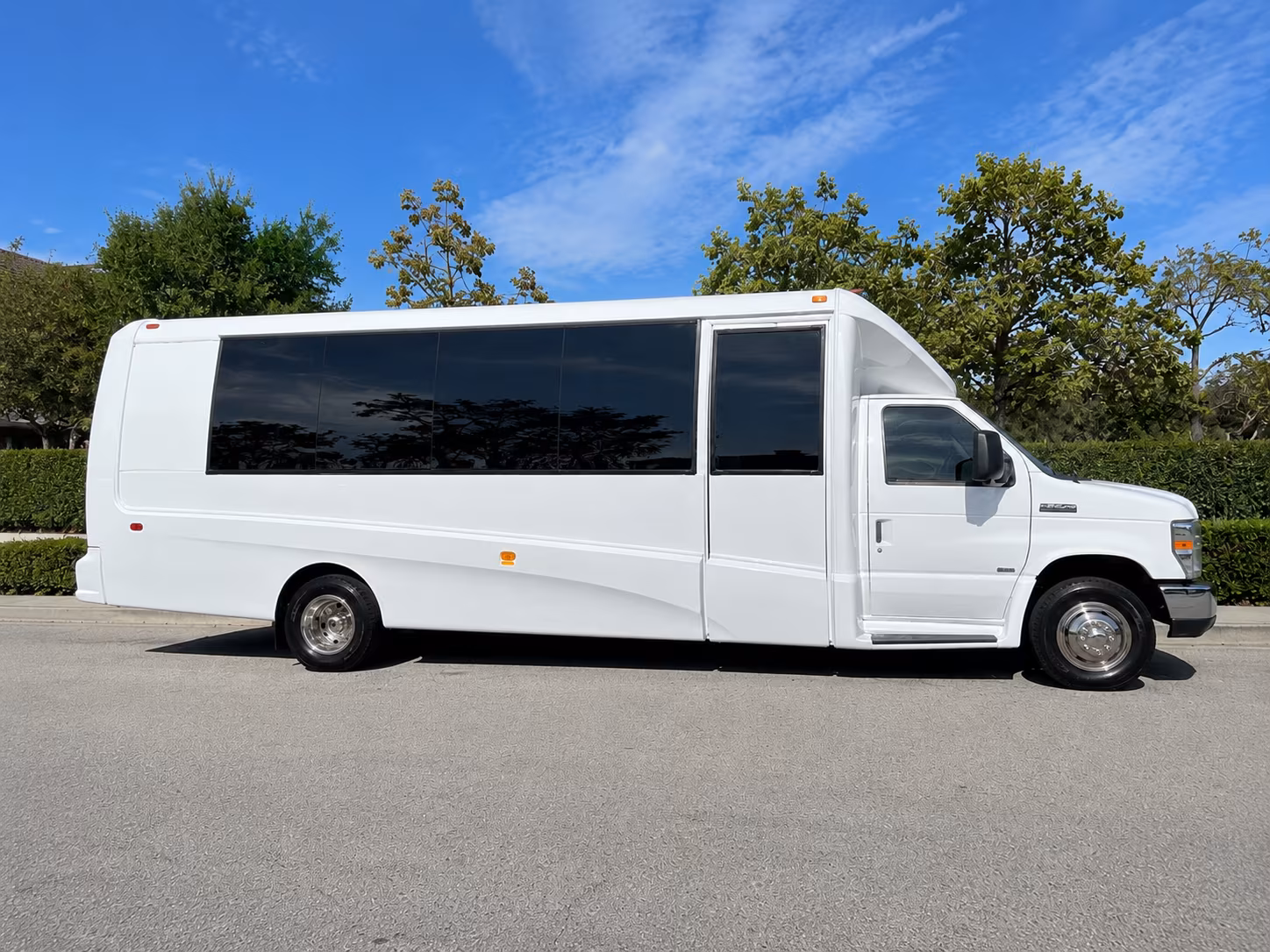 corporate airport transfer buses to gainesville regional airport gnv